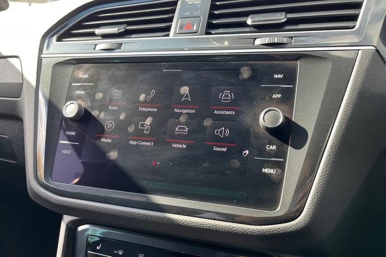2021 Volkswagen Tiguan 2.0 TDI R-Line 5dr DSG ** Touch Screen Navigation - USB / Bluetooth Connec...