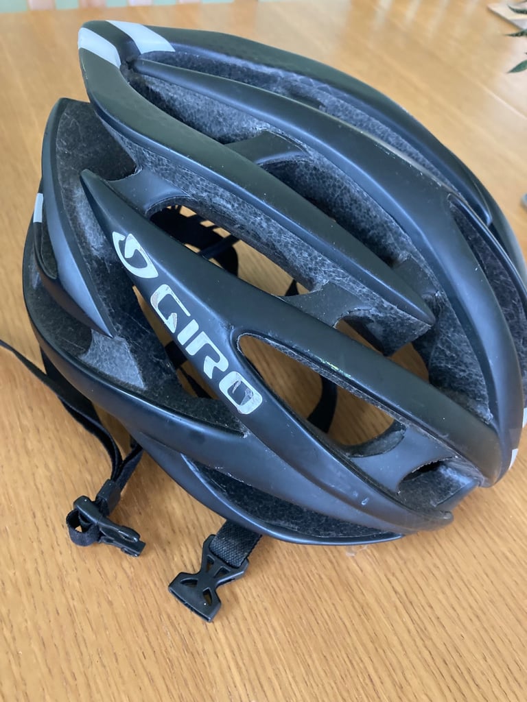image for Giro/atmos Helmet black/white 