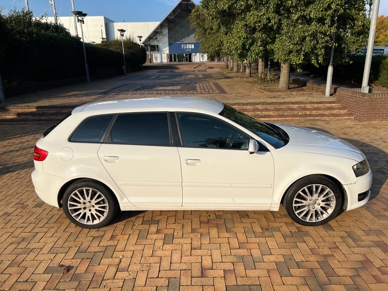 AUDI A3 1.6 Technik Sportback 5dr Petrol Manual Euro 4 (102 ps)