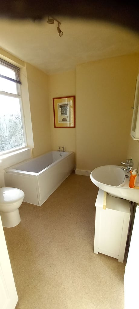 **AVAILABLE**RICHMOND TERRACE**HANLEY**3 BEDROOM**MID TERRACE**