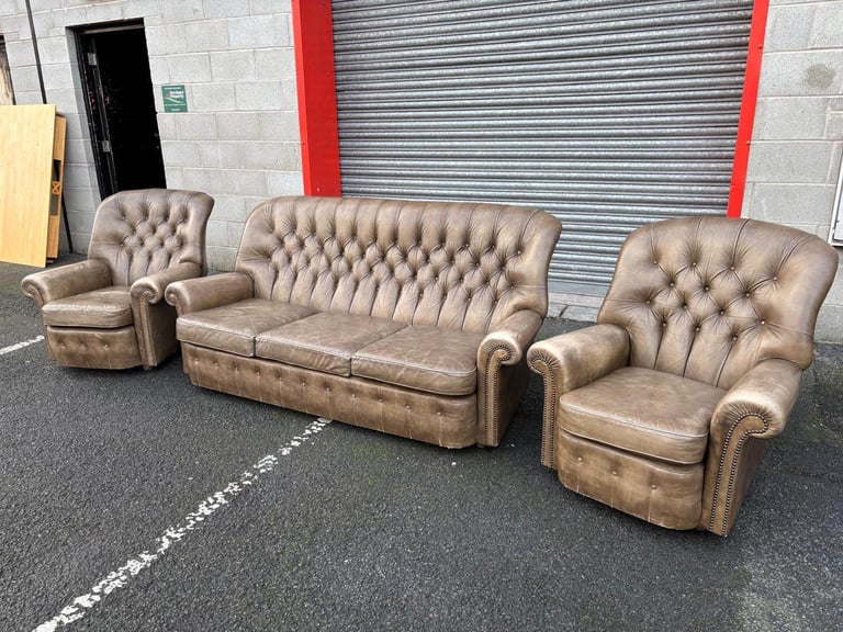 Chesterfield Style Leather 3 Seater Sofa and 2 Chairs 