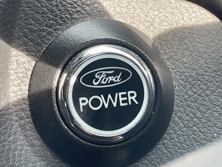 2011 Ford Focus 1.6 Titanium Euro 5 5dr HATCHBACK Petrol Manual