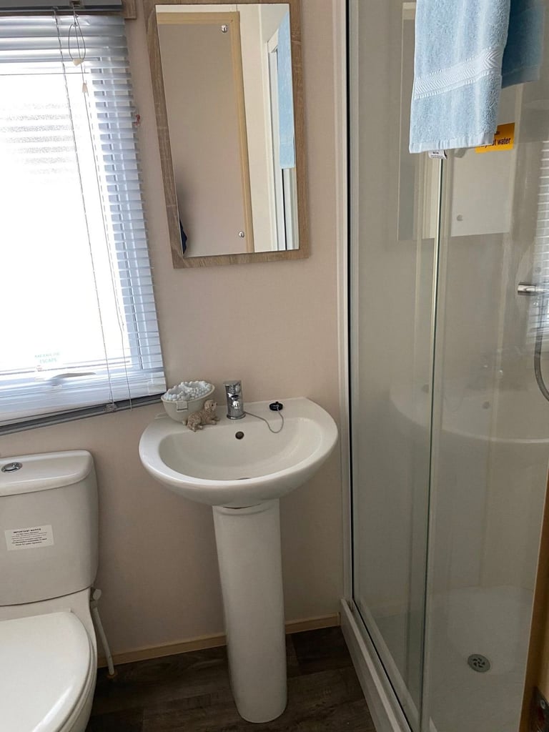 *Stunning 3bedroom holiday home-2 toilets and side decking*