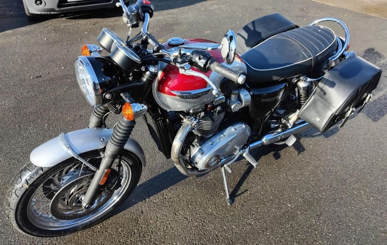 2017 66 TRIUMPH BONNEVILLE T120 T 120 1200 RED 1289 MILES CLASSIC STYLING