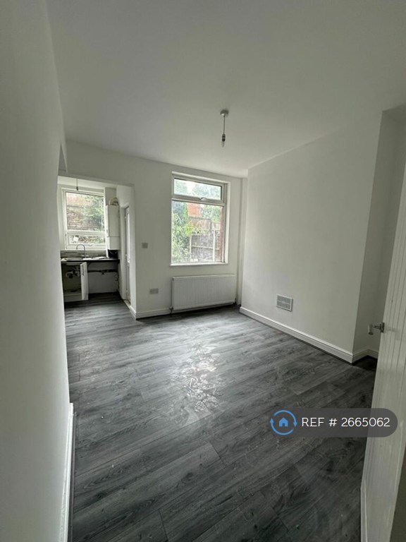 3 bedroom house in Shuttle Street, Tyldesley, Manchester, M29 (3 bed) (#2665062)