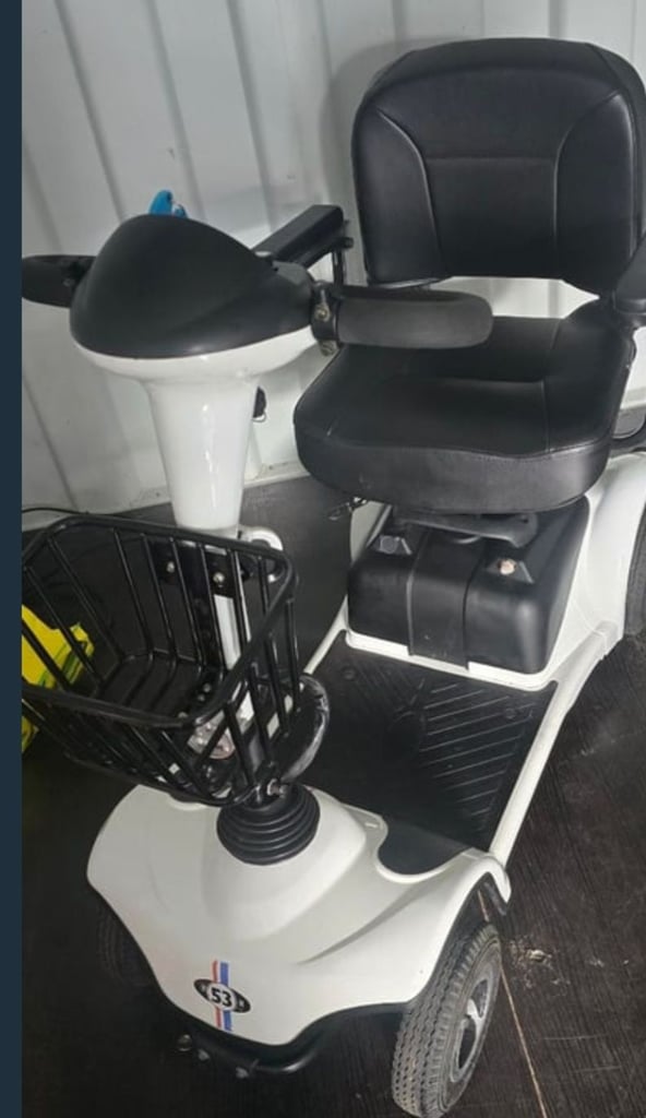 Like New. Hillman 5mph. 19St. 31mls R. Carboot Mobility Scooter 