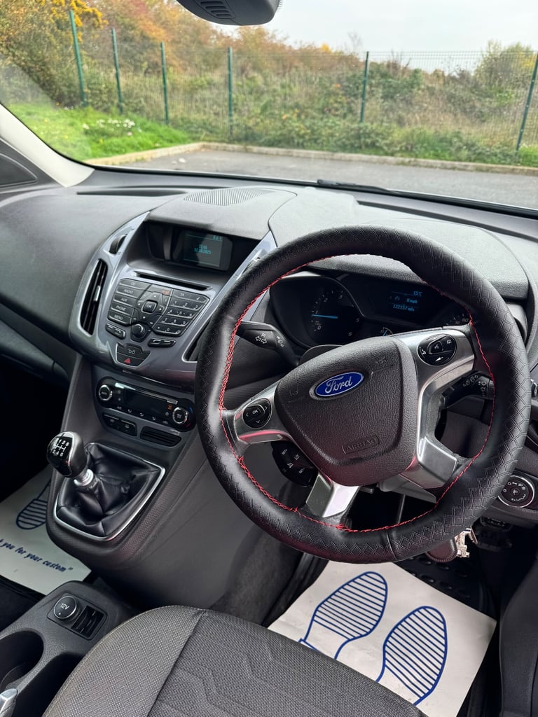 Ford, GRAND TOURNEO CONNECT, MPV, 2015, Manual, 1560 (cc), 5 doors