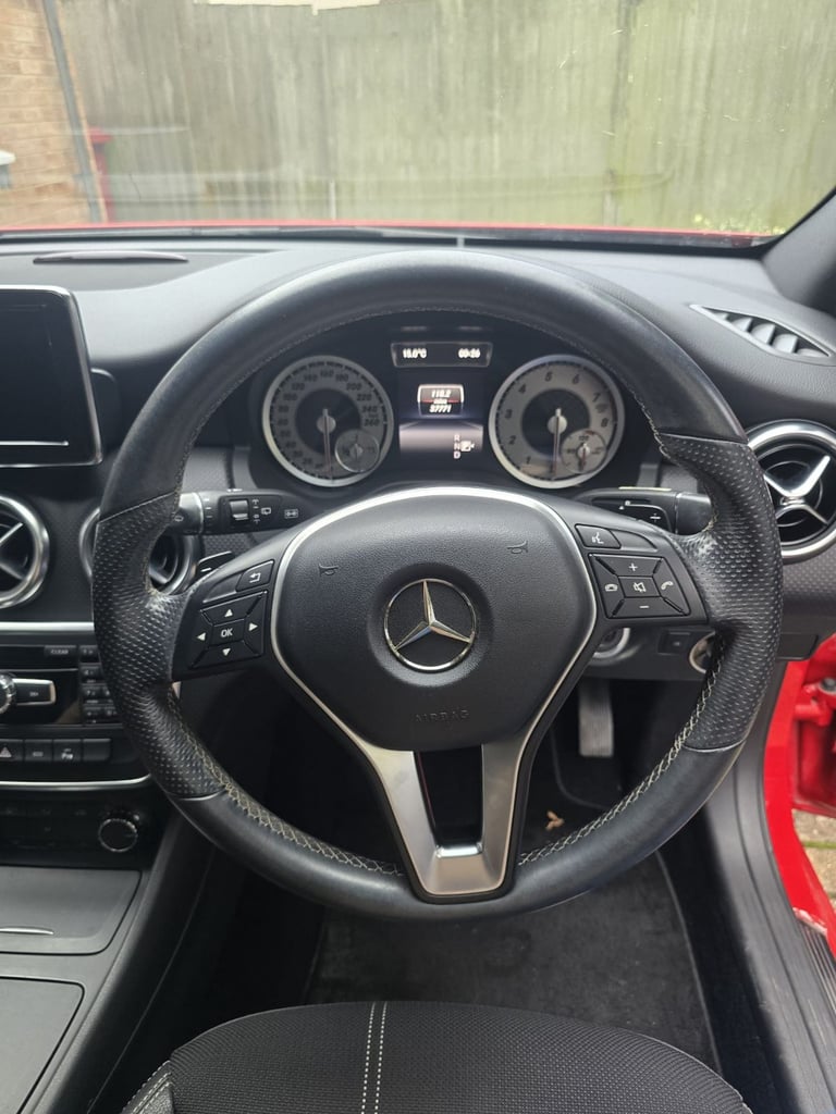 MERCEDEZ BENZ A-CLASS 180 1.6 PETROL AUTOMATIC 