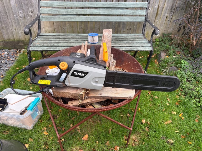 Titan Electric  40cm Chainsaw