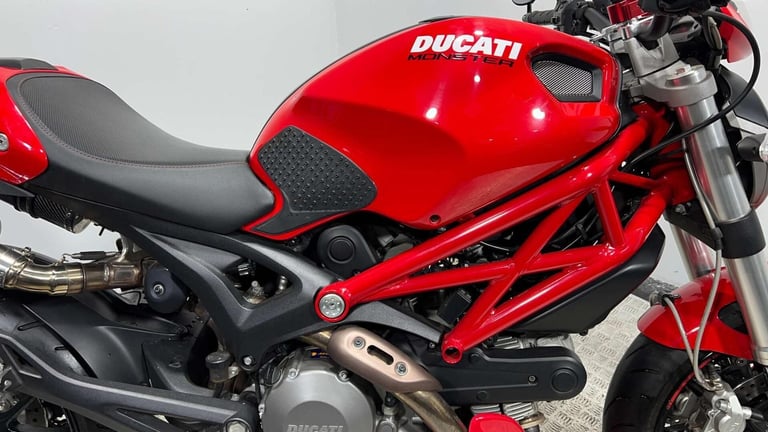Ducati Monster [Phone number removed]K STREETFIGHTER WARRANTY NEW MOT RIDES GREAT