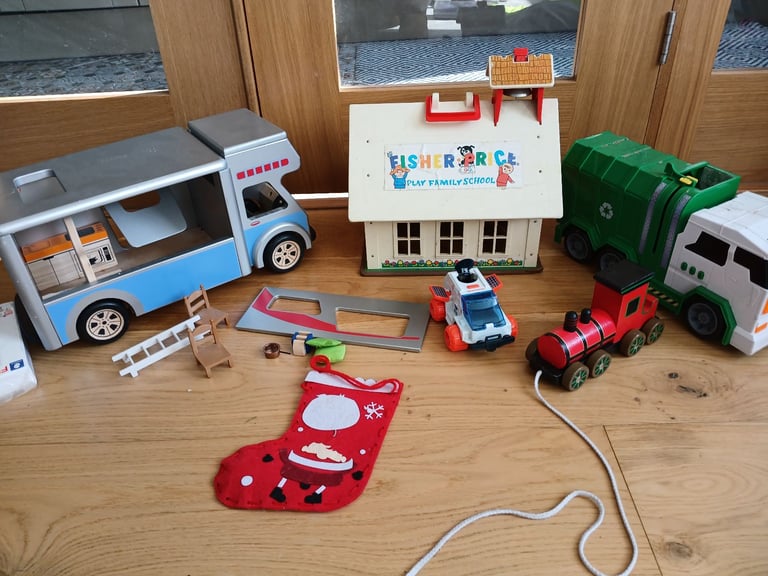 Dollshouse Vintage playmobil 1970’s Fisher Price Play Family Toy School Wooden Caravan Garbage Truck