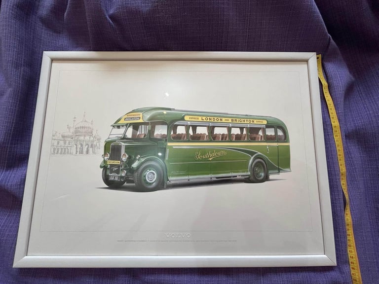 image for VINTAGE SOUTHDOWN LONDON TO BRIGHTON BUS PICTURE 