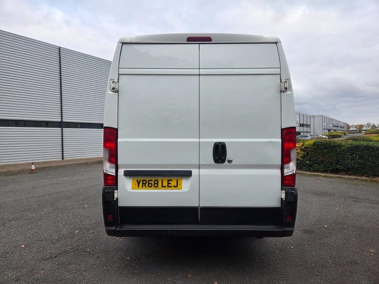 2018 Peugeot Boxer 2.0 BlueHDi 435 Professional L4 H2 Euro 6 5dr PANEL VAN Diesel Manual