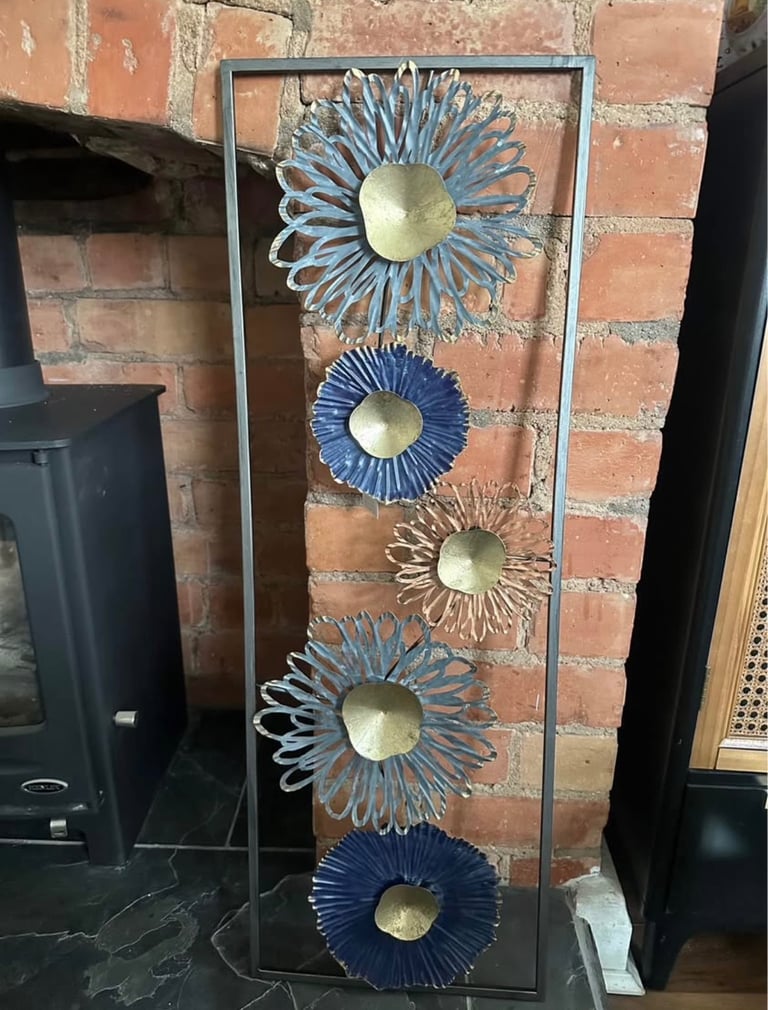 image for Metal Hanging Decoration New with tags 90cm x31 cm