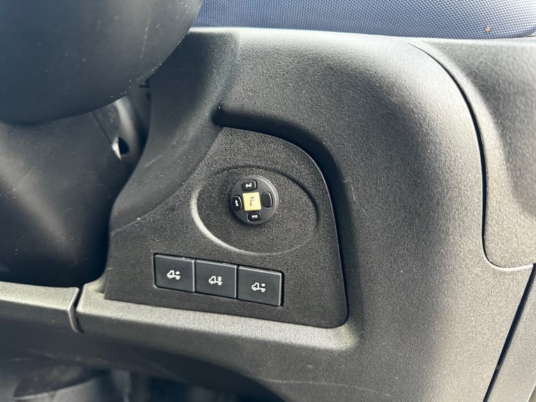 2016 Iveco Daily Iveco Daily 70-210 3.0 Auto-Hi-Matic 2016 Euro-6 14f Curtainsider Van NA Diesel ...