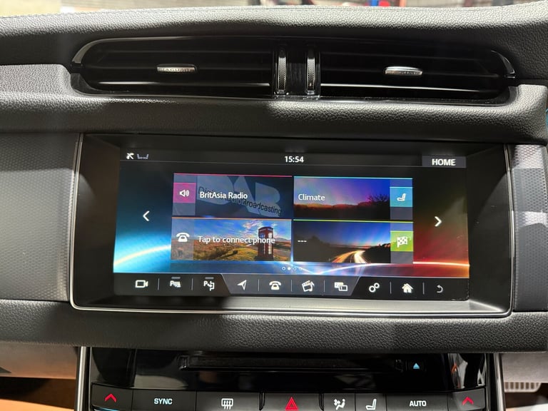 2017 Jaguar XF 2.0d R-Sport Saloon 4dr Diesel Auto AWD Euro 6 (s/s) (240 ps)