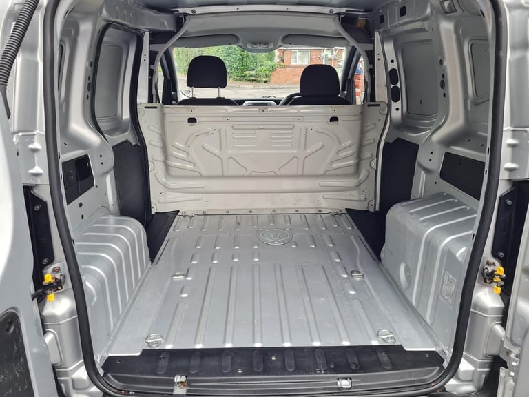 September 2017 Peugeot Bipper Professional Hdi Diesel Only Covered 84000 Miles From New  
