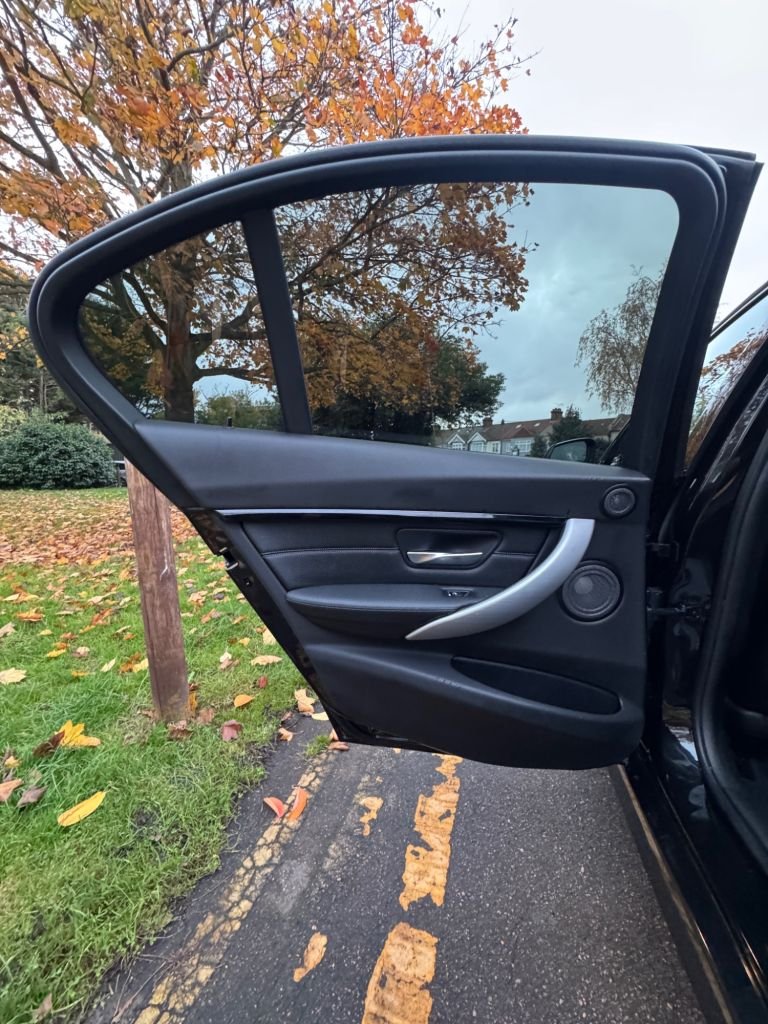 2018 BMW 3 Series 320i xDrive M Sport Shadow Edition 4dr Step Auto SALOON PETROL Automatic