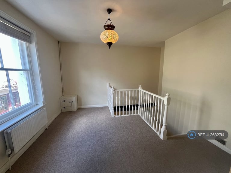 2 bedroom flat in Northgate, Canterbury, CT1 (2 bed) (#2632714)