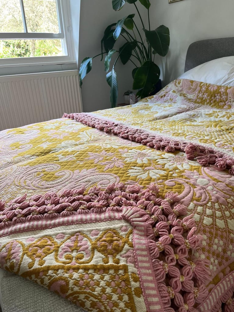 Vintage throw tassels bedspread 60’s