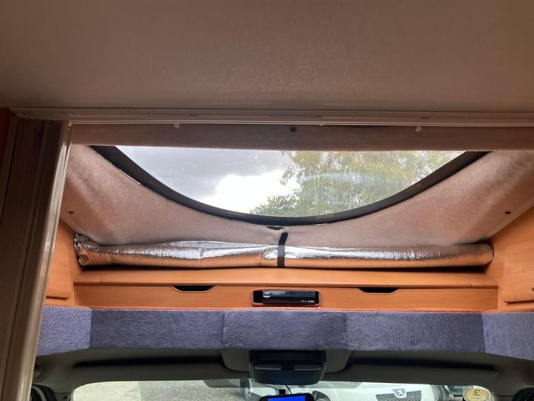 Lunar Fivestar Motorhome Fixed Bed 4 Berth 06’ Renault DCI 120 LWB