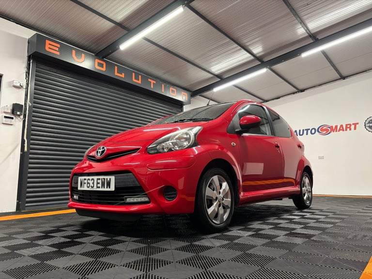 2013 Toyota AYGO 1.0 VVT-i Move with Style 5dr HATCHBACK Petrol Manual