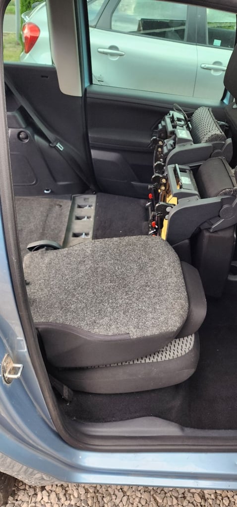 Skoda, ROOMSTER, MPV, 2014, Manual, 1598 (cc), 5 doors