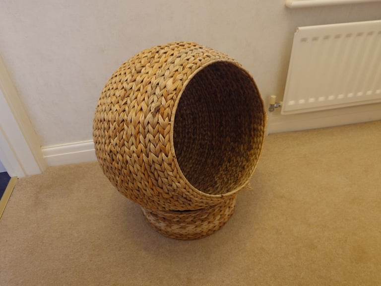 Two piece spherical wicker cat basket