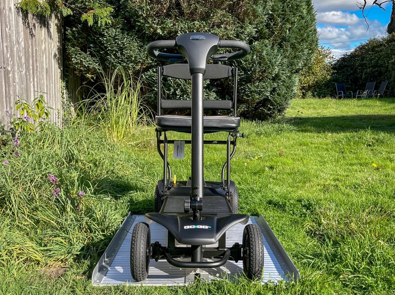 Pride GoGo MG2 Ultra Light FOLDING MOBILITY SCOOTER 14.7KG AIRLINE SAFE was £2495
