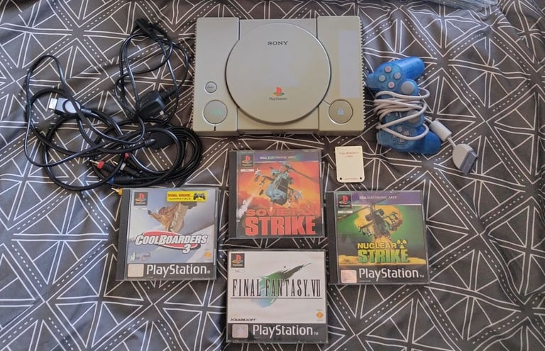 Sony Playstation 1 psx chipped plus extras