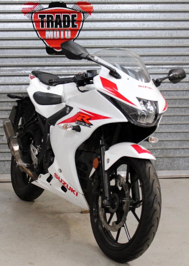 2019 69 SUZUKI GSXR 125 ABS GSX-R125 LEARNER LEGAL TRADE SALE WHITE 14K NEW MOT