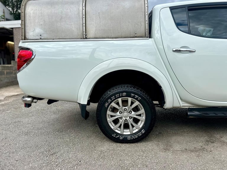 2015 Mitsubishi L200 Double Cab DI-D Barbarian 4WD Auto 176Bhp PICK UP Diesel Automatic