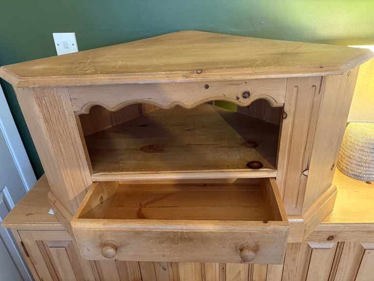 Trad Pine Corner Unit