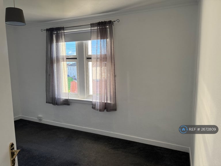 2 bedroom flat in Arbroath Road, Dundee, DD4 (2 bed) (#2672809)