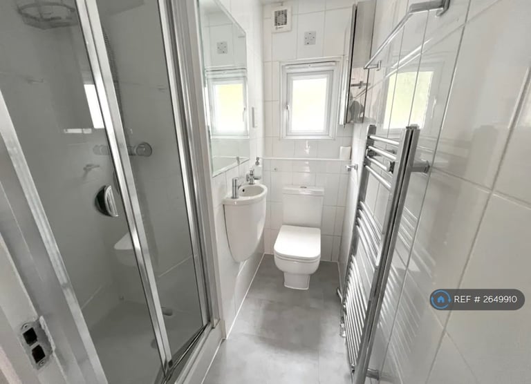 1 bedroom in Brighton Road, Coulsdon, CR5 (#2649910)