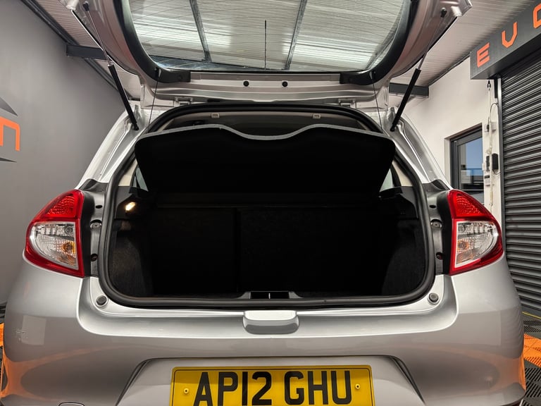 2012 Renault Clio 1.2 16V Dynamique TomTom 5dr HATCHBACK Petrol Manual