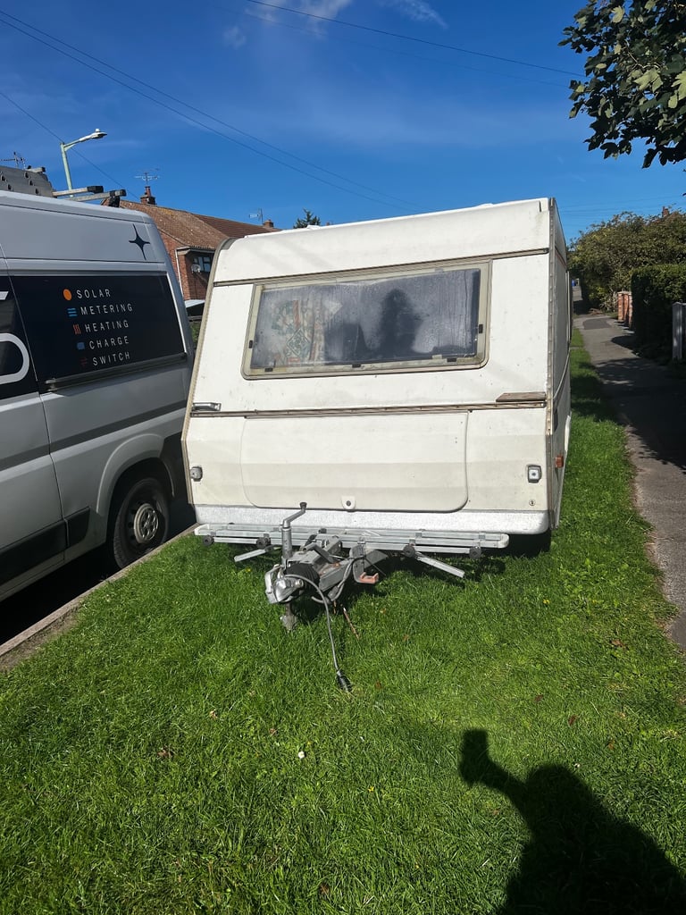Pop top caravan 