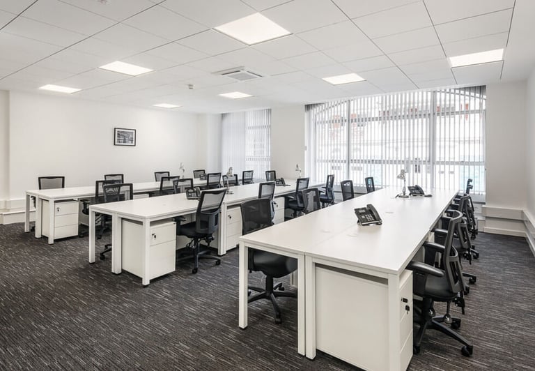 *Fitzrovia* Furnished Private Offices: 5 to 65 desks | Serviced Office to Rent in W1