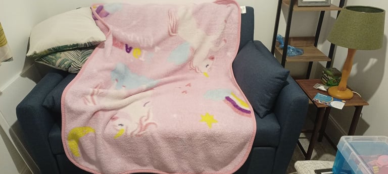 image for Pink unicorn blanket - perfect for xmas
