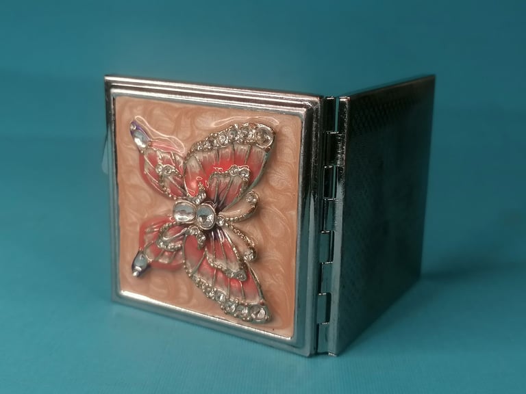 Butterfly Compact Mirror, Pocket Mirror.. As seen.