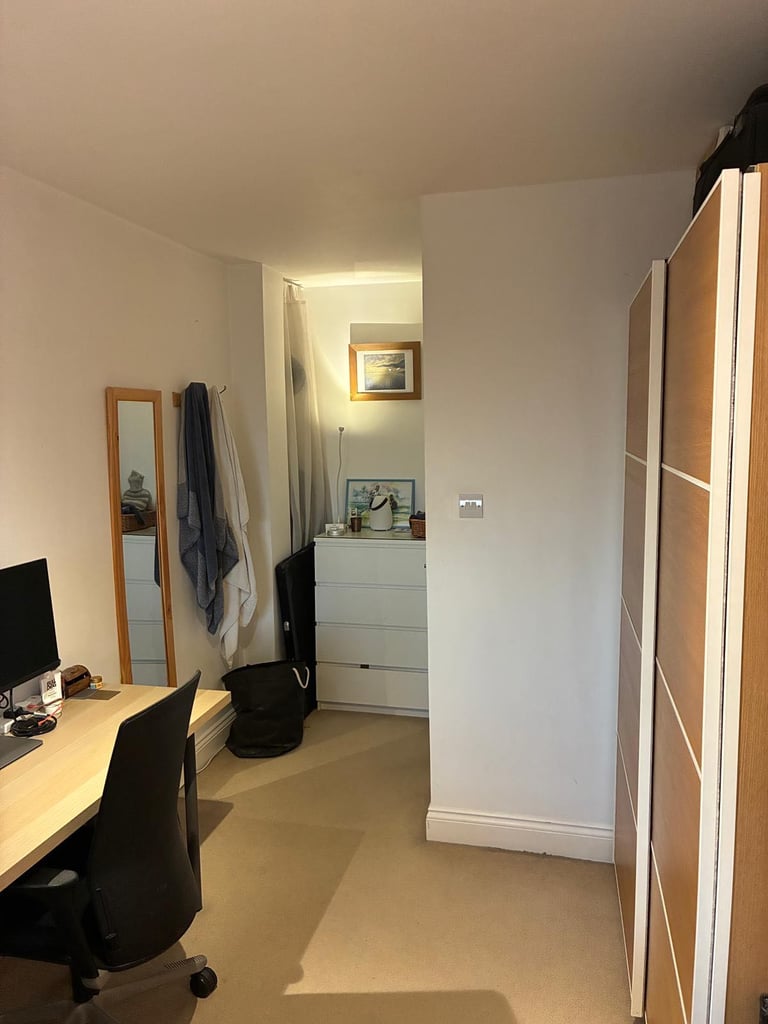 Room Available - looking for a flatmate