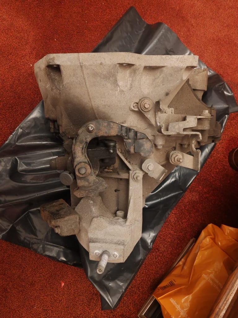 Ford Mondeo 65 Plate Gearbox - Spares or Repairs 