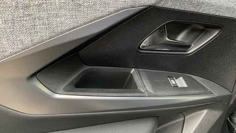 2024 Peugeot 3008 73kWh GT SUV 5dr Electric Auto (210 ps) SUV Electric Automatic