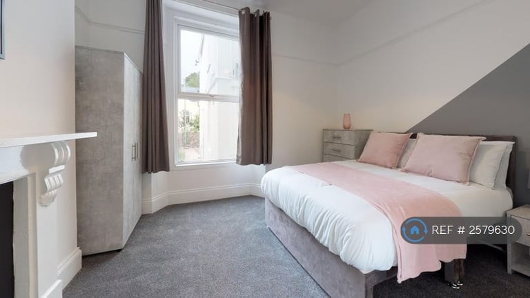 1 bedroom in West Hill Road, Plymouth, PL4 (#2579630)