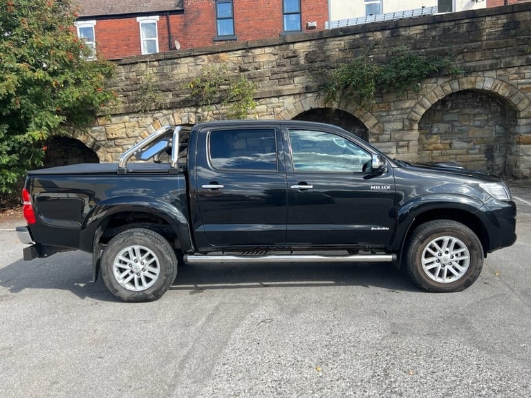 2013 Toyota Hilux 3.0 D-4D Invincible Pickup Double Cab 4dr Diesel Manual 4WD Euro 5 (171 ps) PIC...