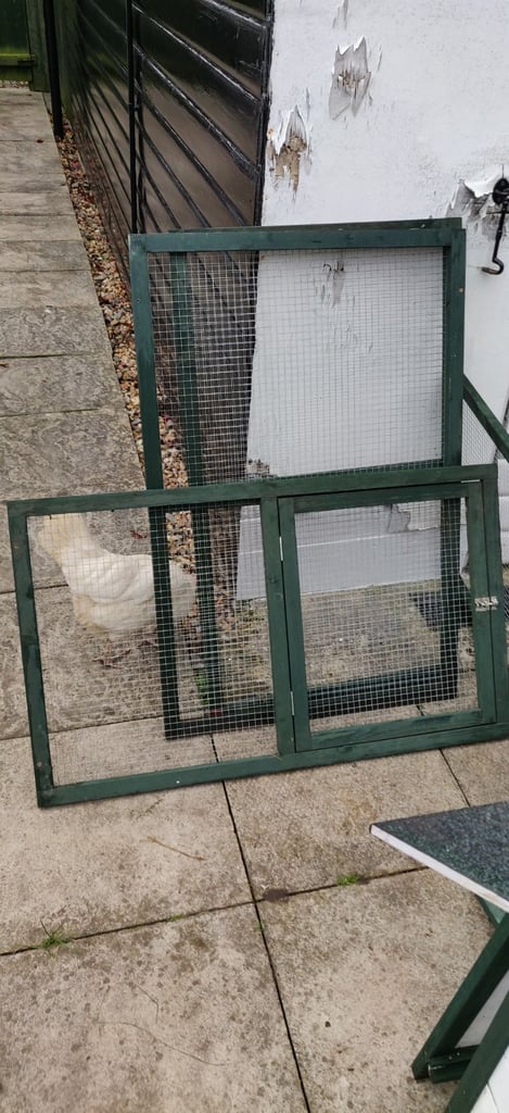 Pawhut chicken coop and run