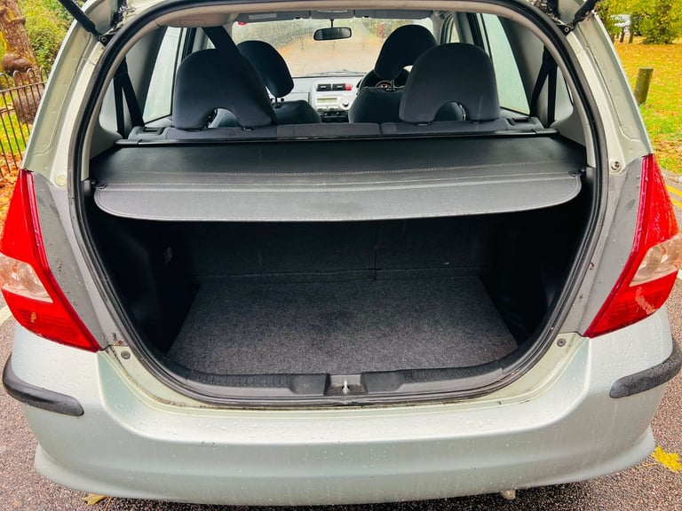 HONDA JAZZ YEAR 2007, FULLY AUTOMATIC 1.4, LOW MILEAGE, GOOD CONDITION, LADY OWNER