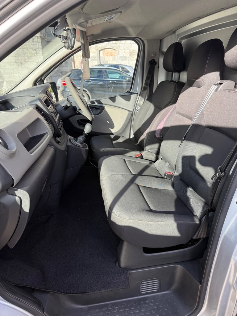 Renault, TRAFIC, Panel Van, 2015, Manual, 1598 (cc)