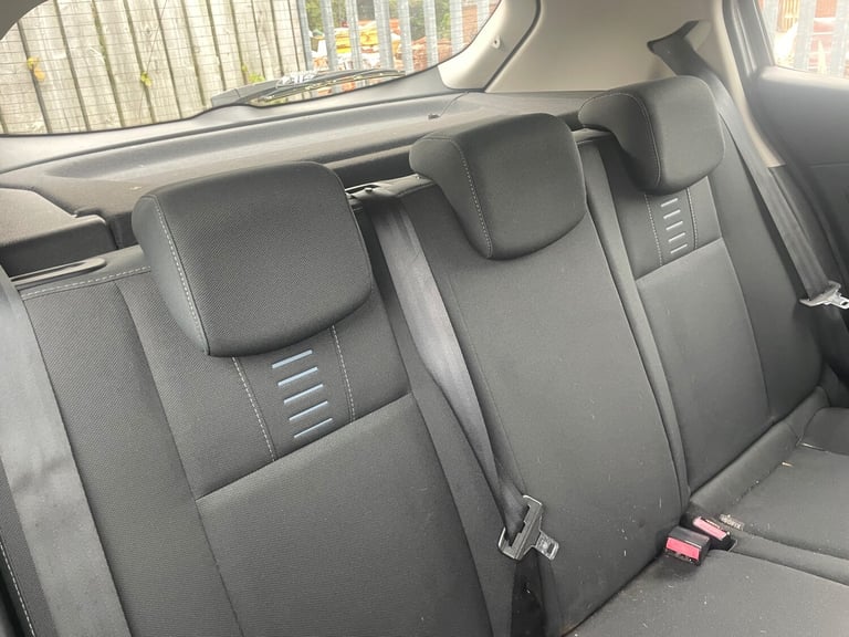 2010 Renault Megane 1.6 16V I-Music 5dr HATCHBACK Petrol Manual