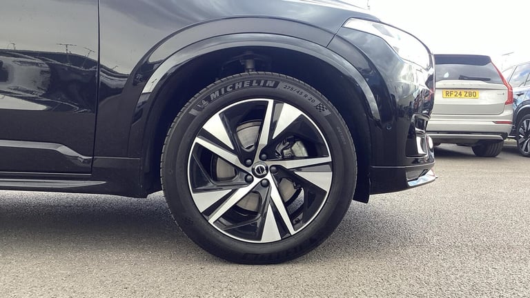 2022 Volvo XC90 Plus Dark B5 (235 hp) ESTATE Diesel/Electric Hybrid Automatic